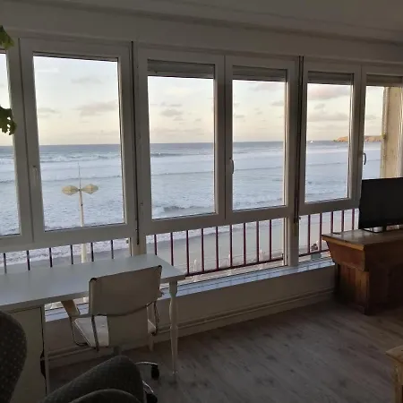 Apartamento En Primera Linea De Playa Salinas *